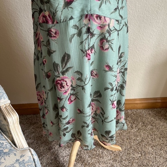Banana Republic Silk Floral Green Pink Skirt Size 4 - Picture 2 of 4